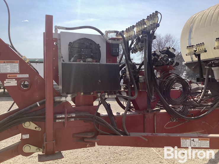 2014-case-ih-1250-image-9