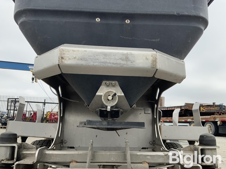 2016-massey-ferguson-730-image-11