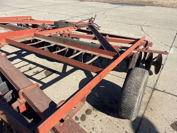 international-370-image-12