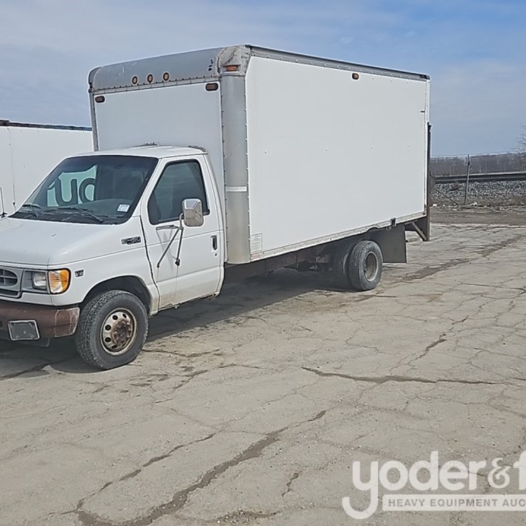 2002 FORD E450