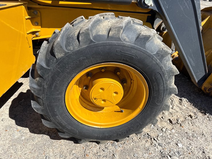 2024-deere-320-p-tier-image-23