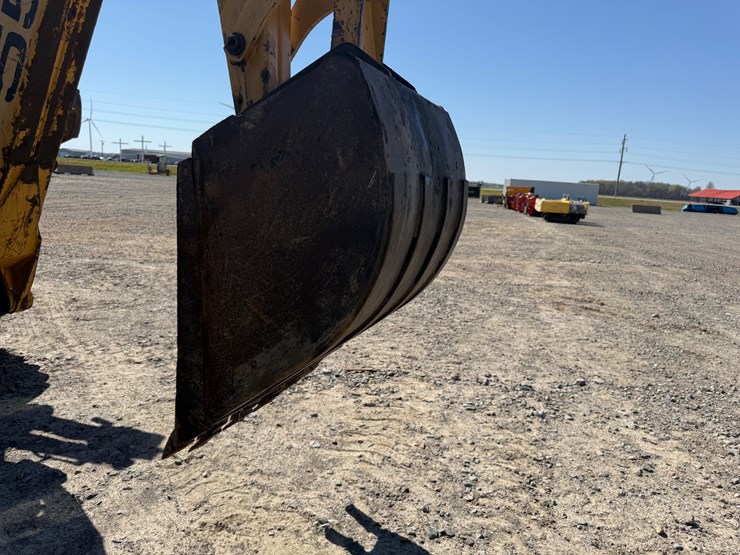 new-holland-555e-image-6