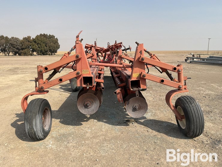 hesston-2410-image-6