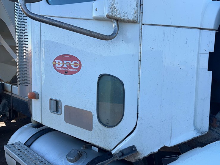 2004-caterpillar-c12-image-28