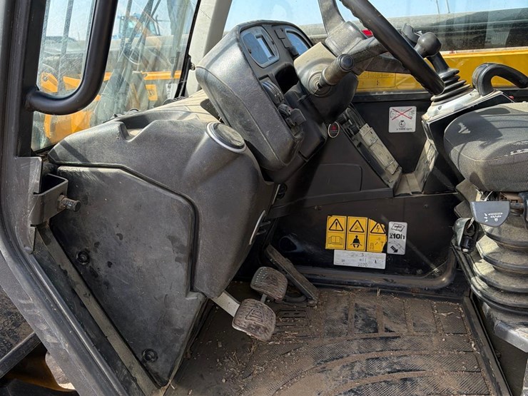 2012-jcb-535-95-image-40