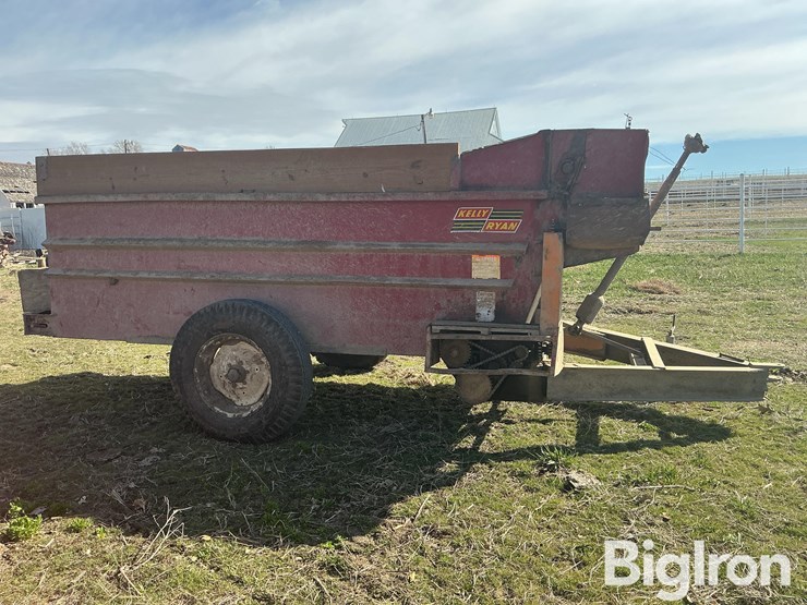 kelly-ryan-feed-wagon-image-4