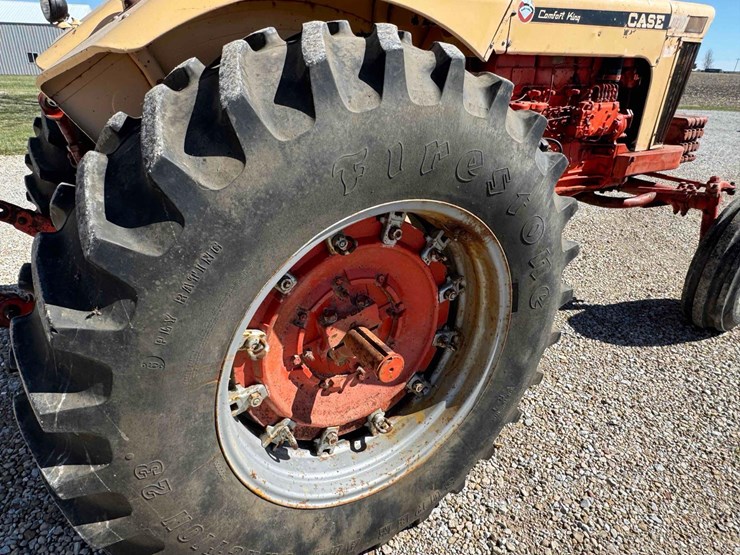 case-1030-comfort-king-tractor,-diesel,-wide-front,-18.4-34-tires,-5-front-weights,-2-remotes,-3pt.,-image-16