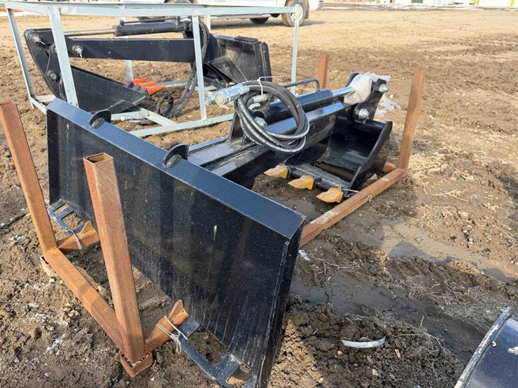 skid-steer-backhoe-image-5