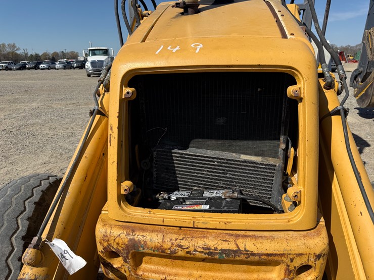 new-holland-555e-image-40