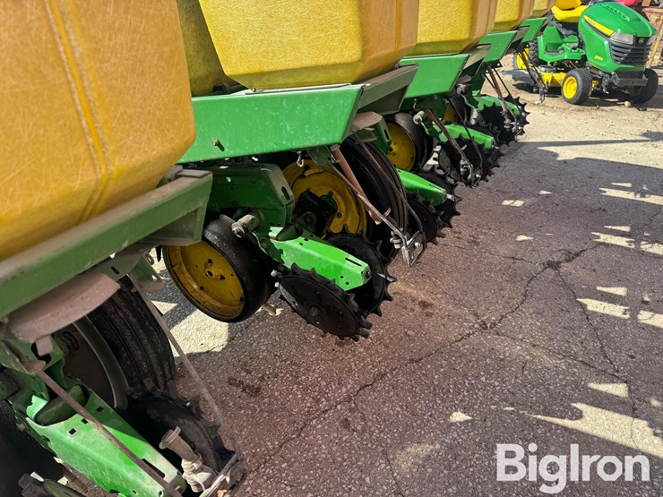 john-deere-7000-image-17