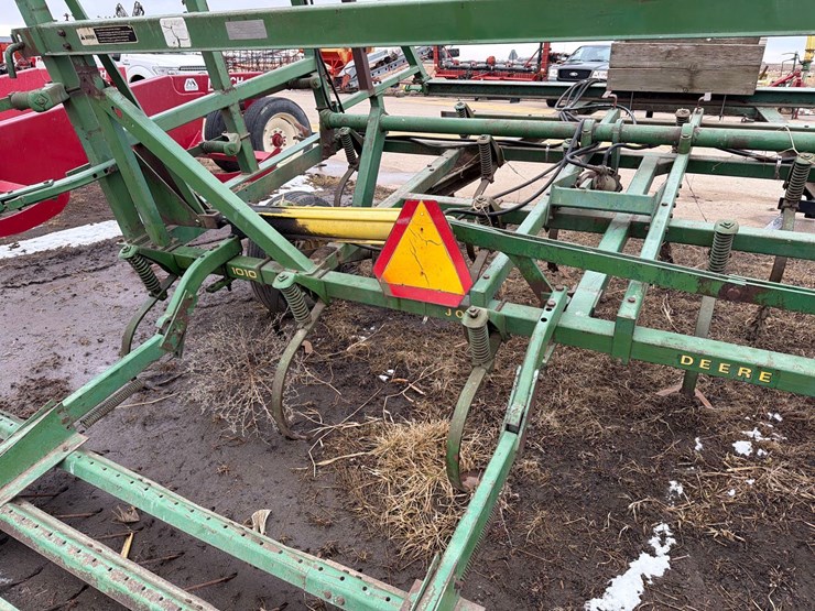 john-deere-1010-image-11