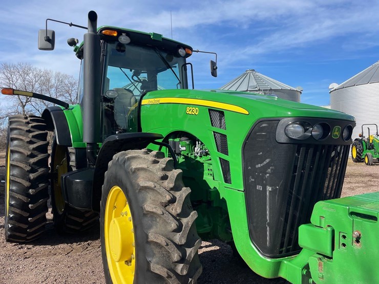 2007-john-deere-8230-image-19