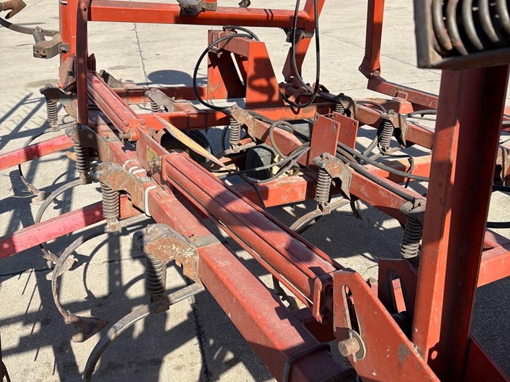 hesston-2210-image-21