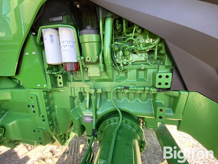 2020-john-deere-8rx-370-image-16