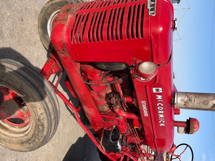 farmall-mccormick-w-6-standard-tractor-image-9