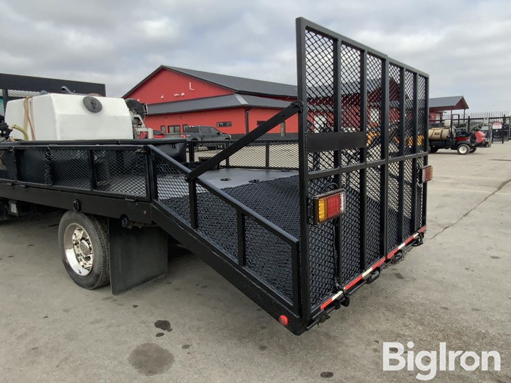 2013-isuzu-nrr-image-18