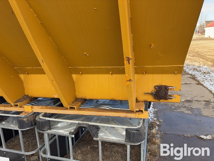 monroe-south-dakota-v-box-spreader/sander-image-17