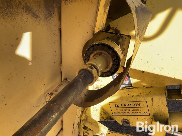 1982-new-holland-tr85-image-10