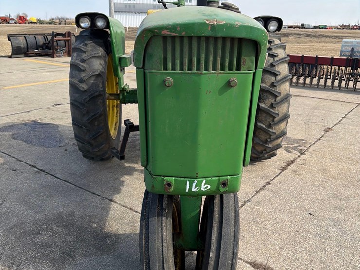 john-deere-3010-image-2