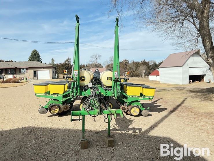 john-deere-7200-image-2