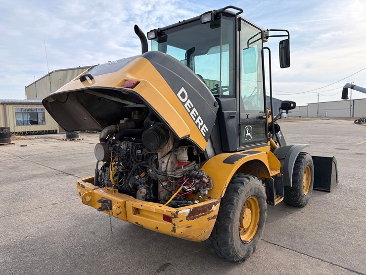 2016-deere-244k-image-58