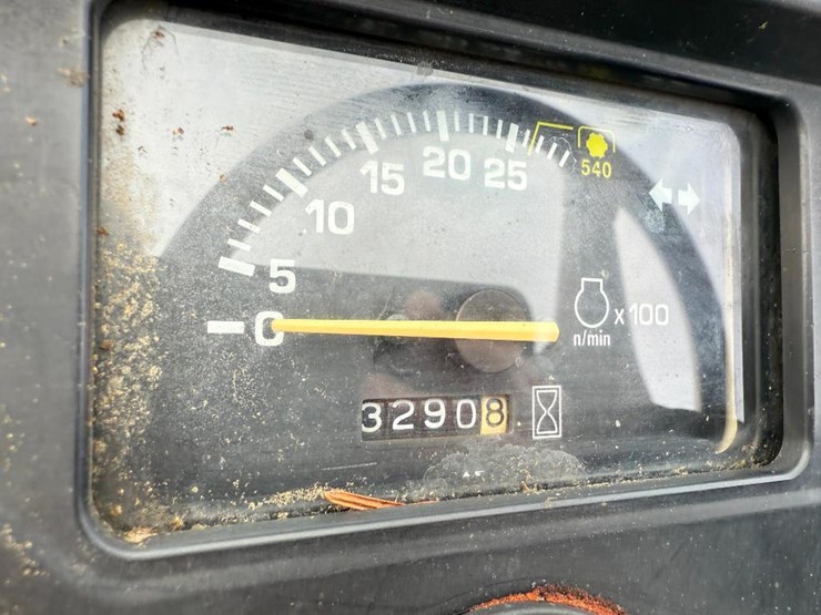 john-deere-4100-image-33