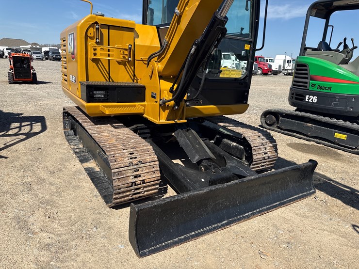 2017-caterpillar-305.5e2-image-13