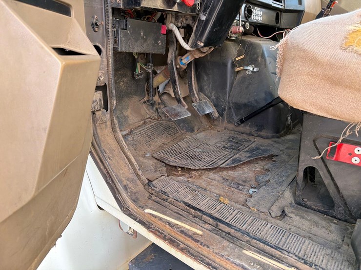 1990-international-4900-image-37