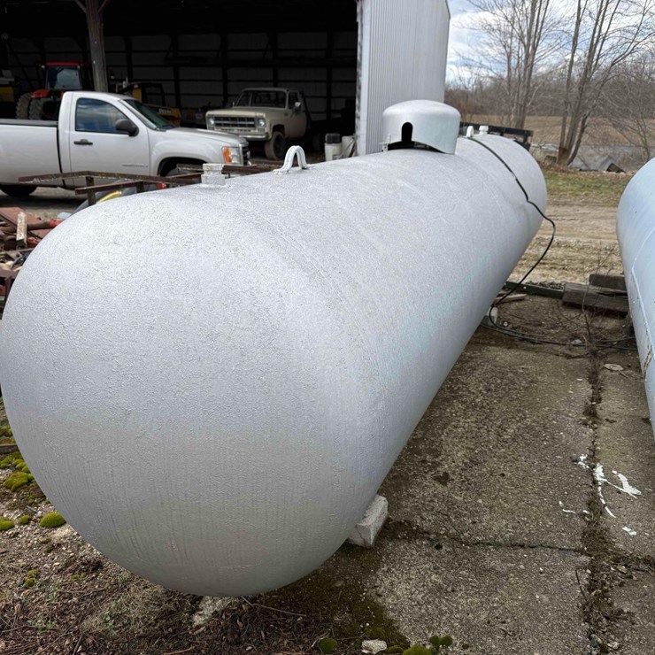 Propane tank 1000 gal