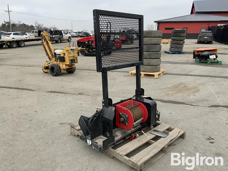 2025-massey-ferguson-730-image-7