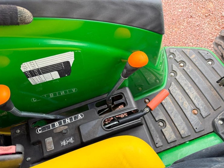 john-deere-4052m-image-56