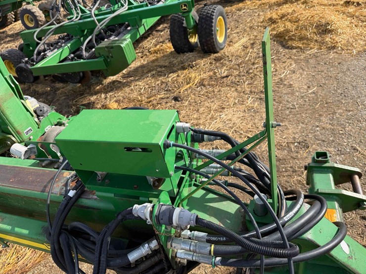 2011-john-deere-1770nt-ccs-image-10