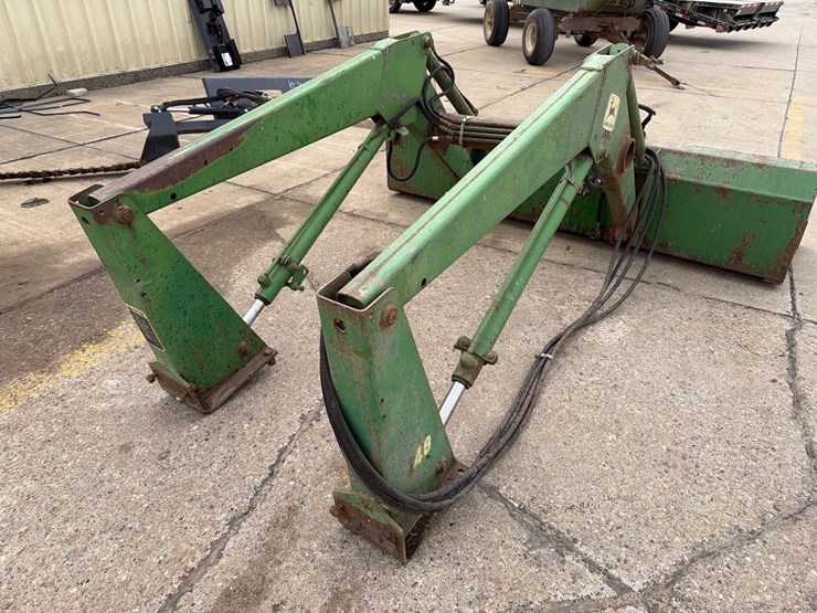 john-deere-148-image-15