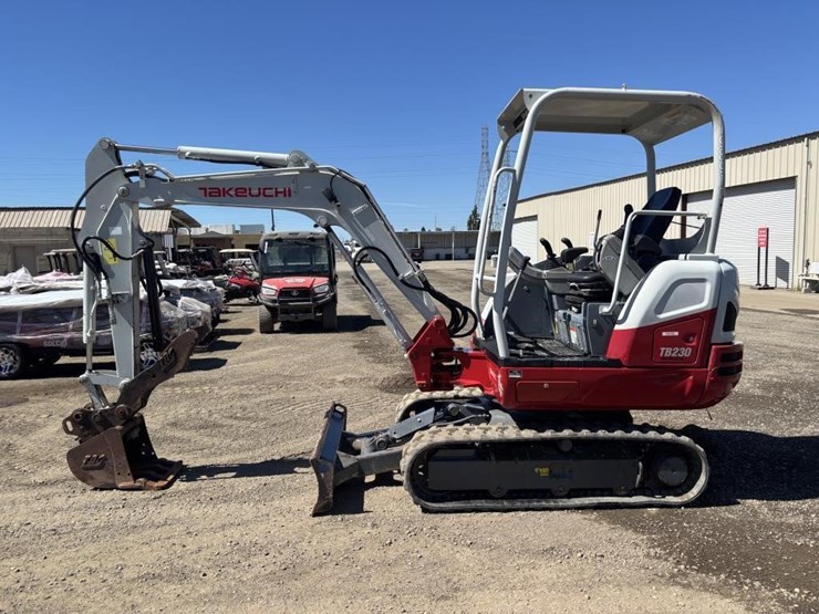 2020-takeuchi-tb230-image-5