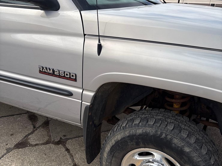 2001-dodge-ram-2500-image-16