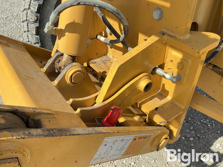 2004-caterpillar-140h-image-11