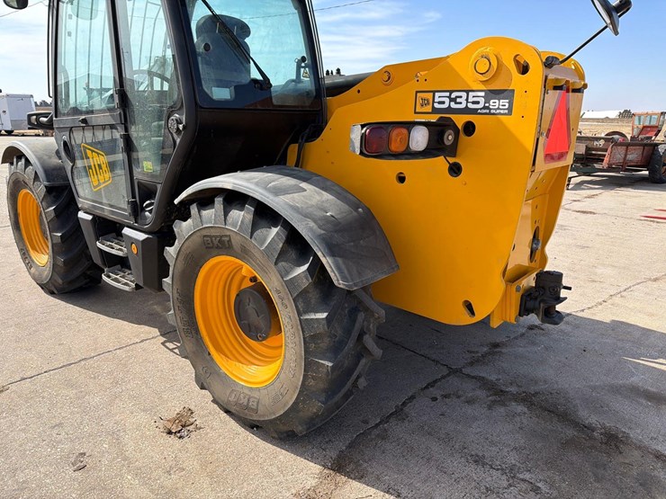 2012-jcb-535-95-image-5
