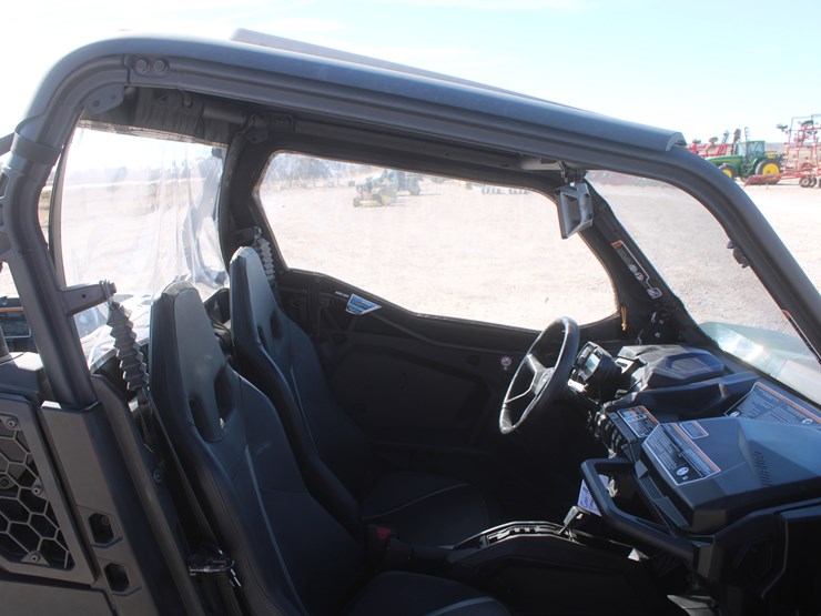 #1079-•-2022-can-am-commander-1000-with-cab-image-43