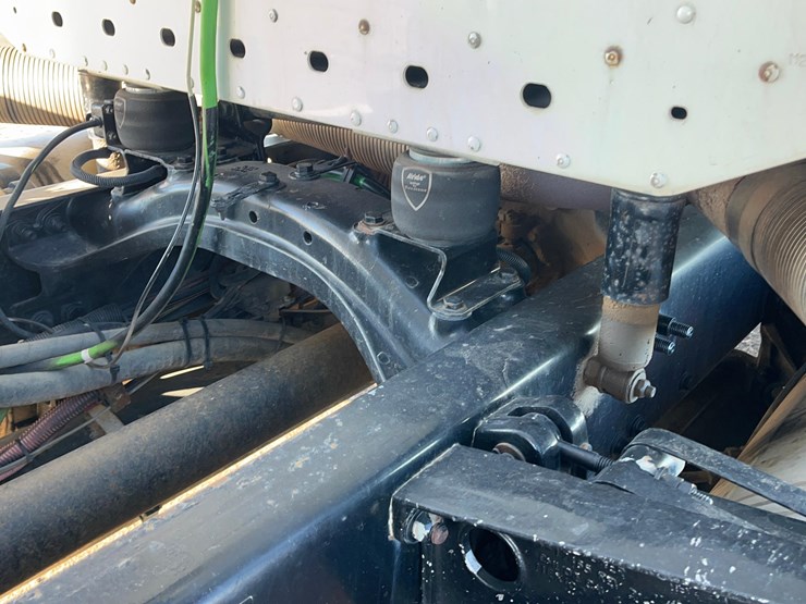 2004-caterpillar-c12-image-34