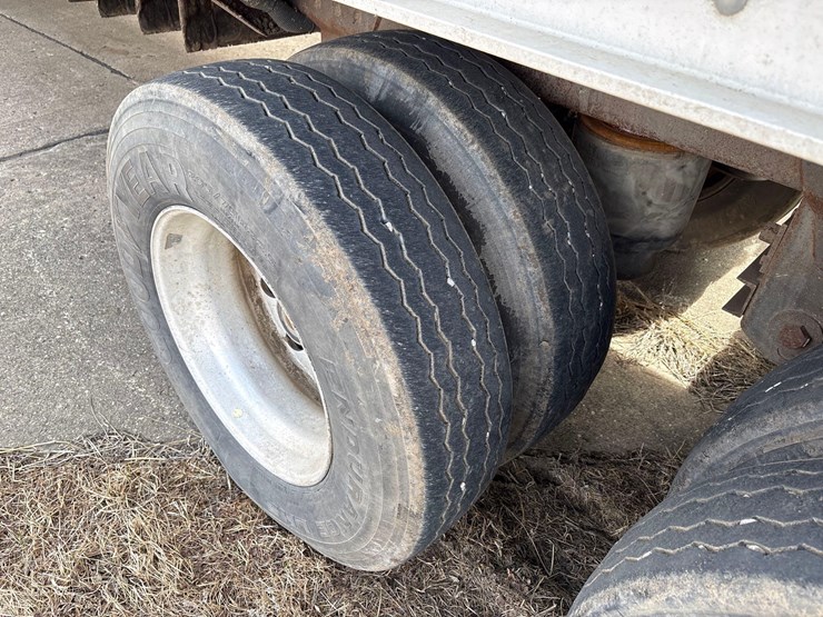 2014-wilson-grain-trailer-image-19