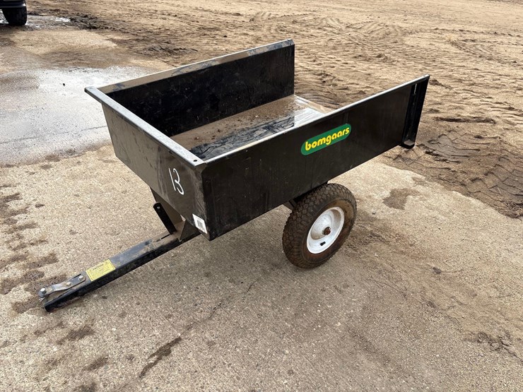 bomgaars-32”-x-42”-yard-wagon-image-1