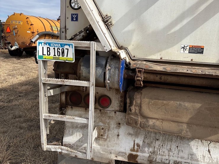 2014-wilson-grain-trailer-image-30