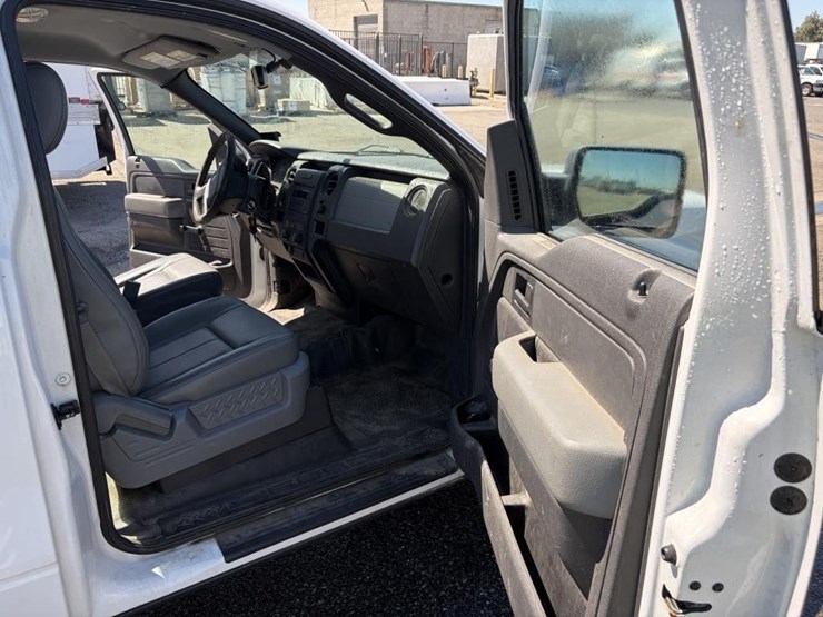 2014-ford-f150-xl-image-9