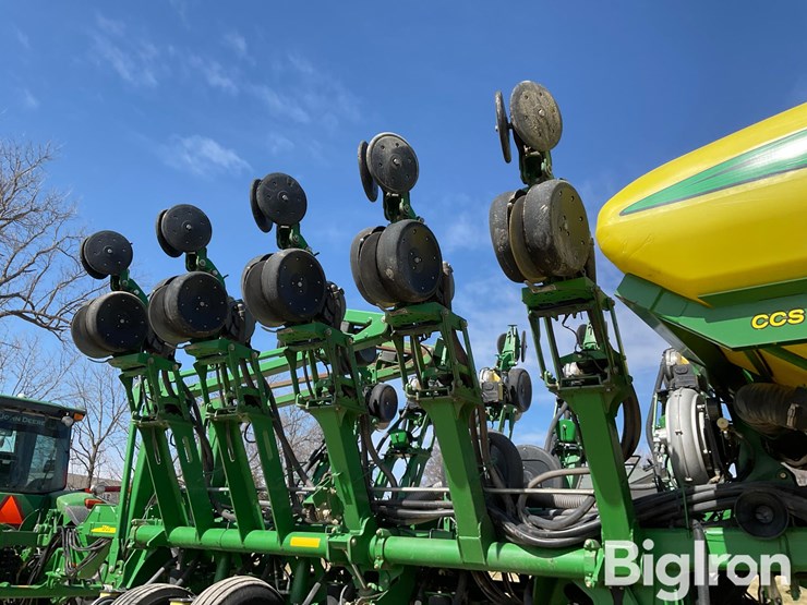 2010-john-deere-1790-image-16