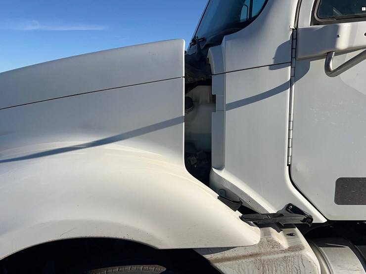 2004-caterpillar-c12-image-9