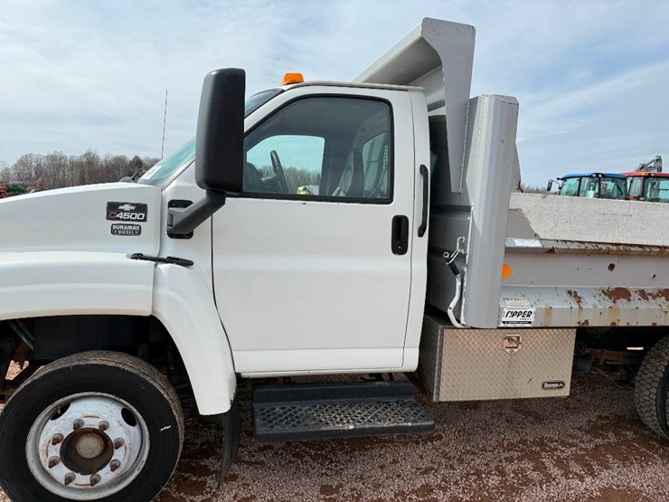 #205-•-lot-205-image-17