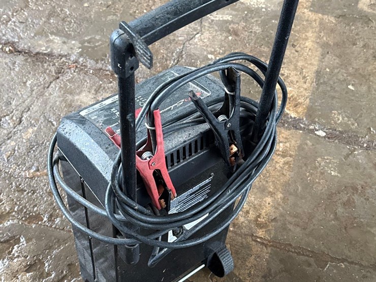 schumacher-battery-charger-image-3