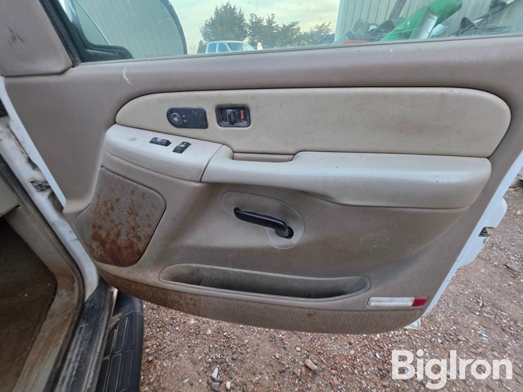 2002-chevrolet-1500-image-10