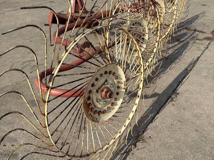 da-co-4-wheel-3pt-rake-image-4