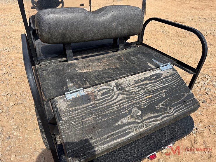 ez-go4-seater-gas-powered-golf-cart-image-11